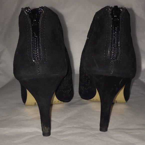 Bella Vita Black suede leather stiletto heel back zip pointed ankle boot 8 W - Picture 7 of 16